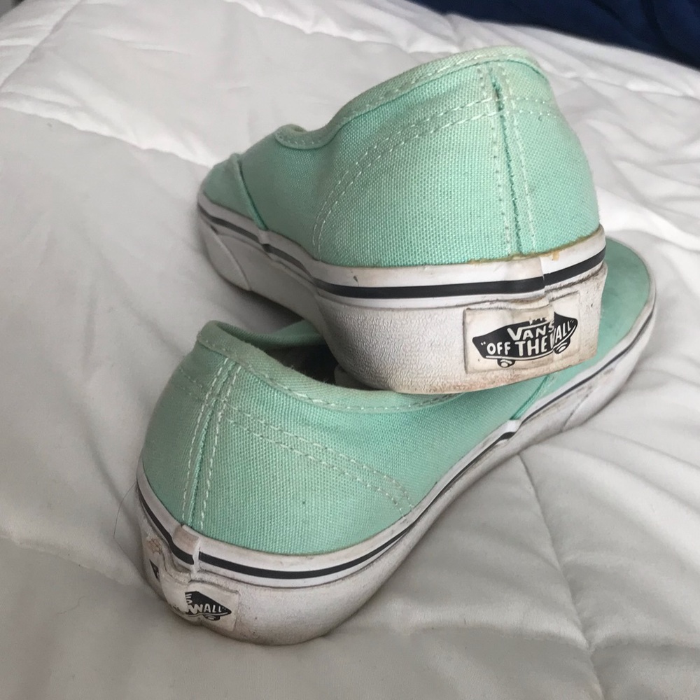 VANS - Picture 2 of 3